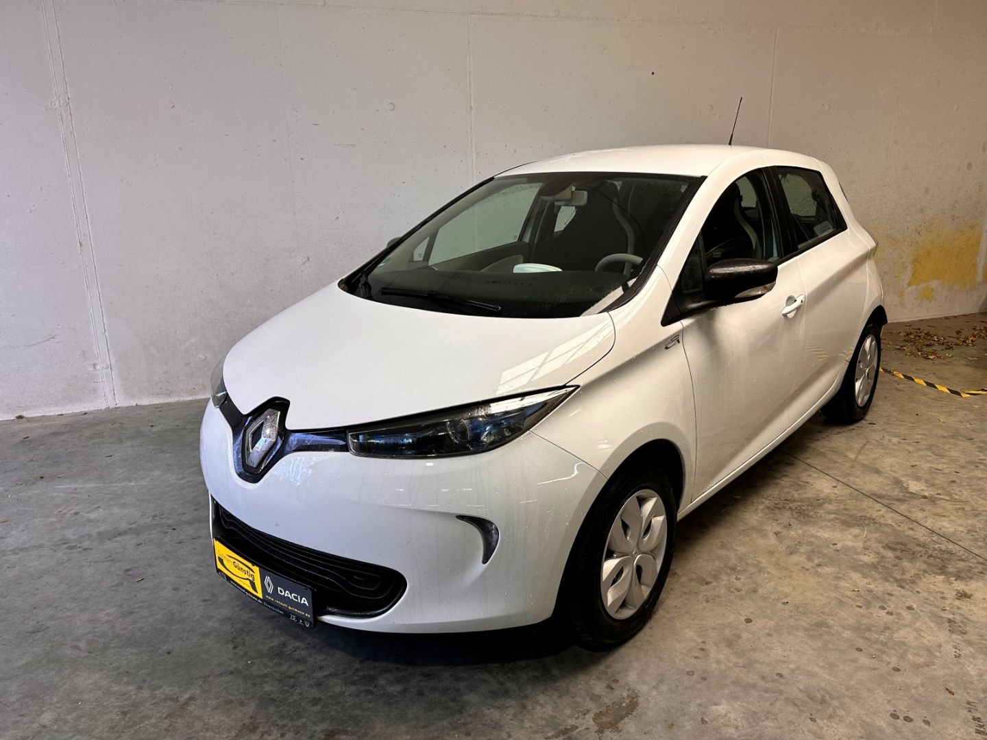 Fahrzeugabbildung Renault ZOE Life R110 Z.E 40 Batteriemiete Navi Klimaaut