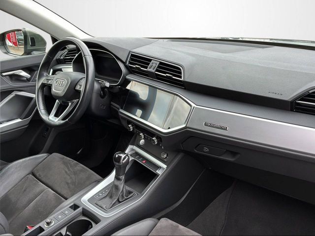 Q3 40 TFSI QUATTRO ADVANCED AZV+MATRIX+NAVI