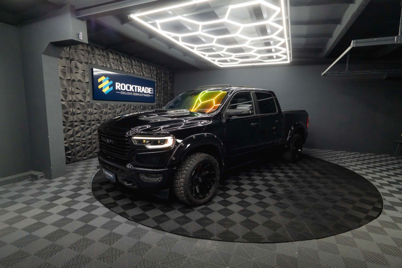 Fahrzeugabbildung Dodge RAM 5.7 V8 HEMI 4x4 LIMITED Offroad 100% Options