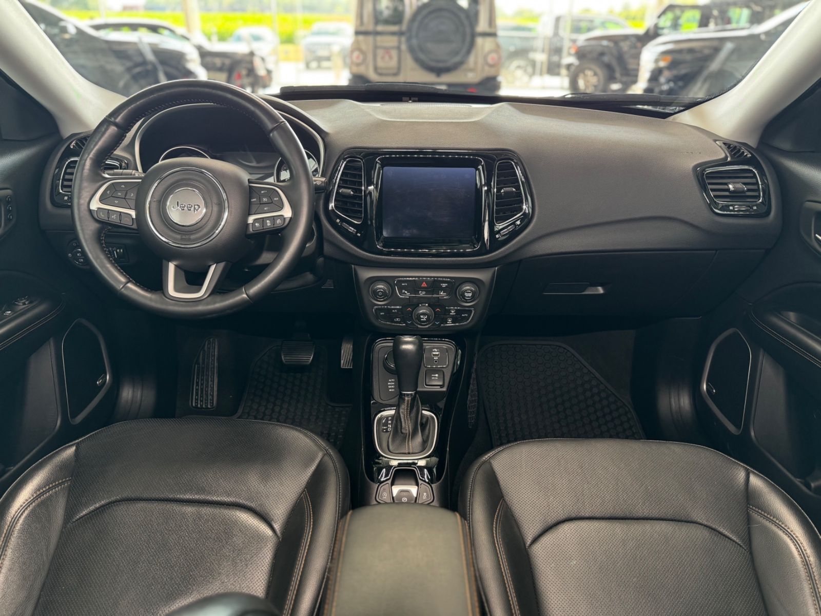 Fahrzeugabbildung Jeep Compass 1.4 T Limited 4WD "AHK GJR Luxus-Paket "