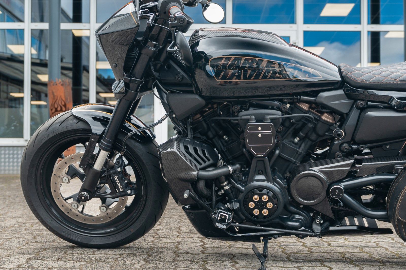Fahrzeugabbildung Harley-Davidson Sportster S RH1250S - Jekill & Hyde 240er Umbau