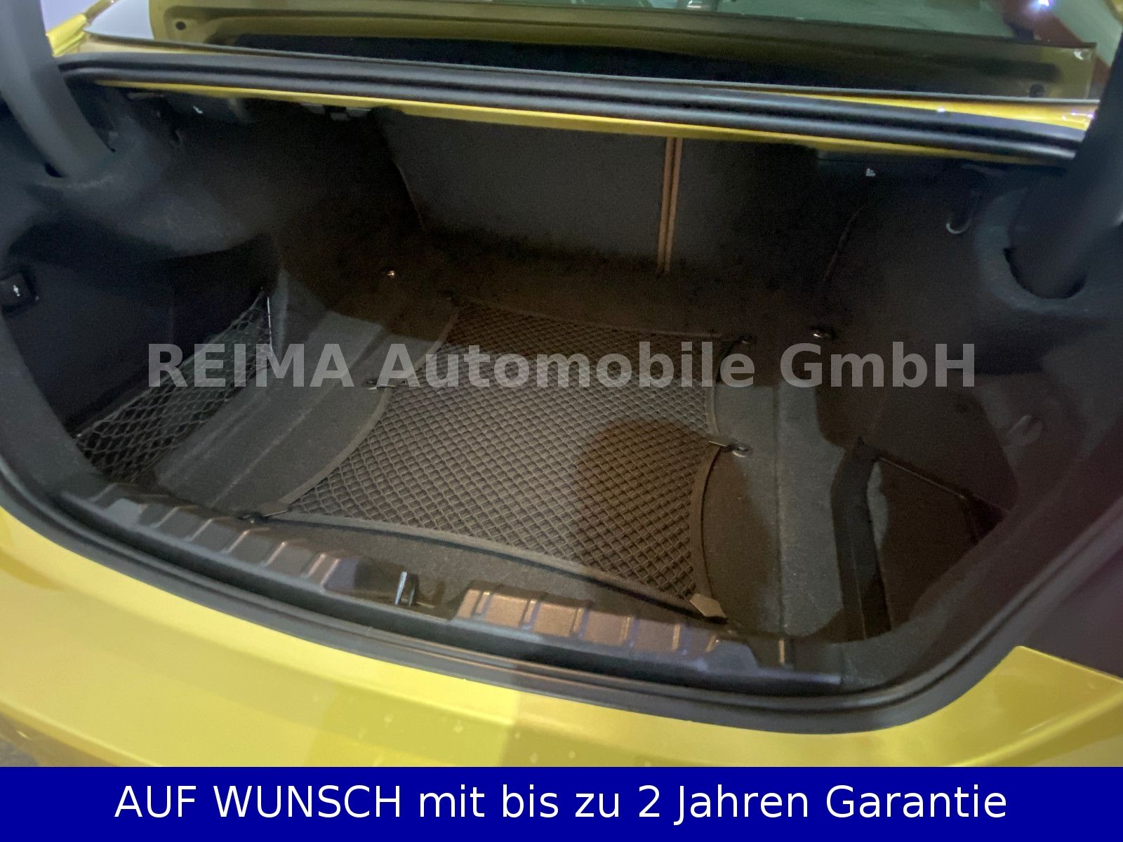 Fahrzeugabbildung BMW M4 Coupe Competition, Drivers Package, HUD