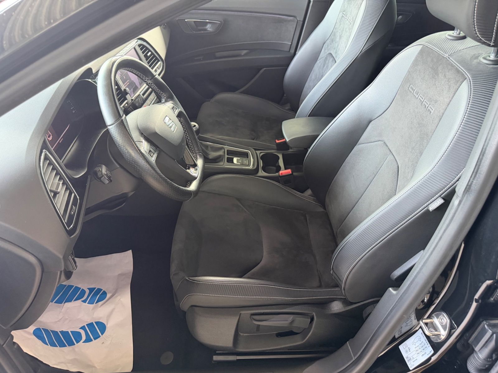 Fahrzeugabbildung SEAT Leon Cupra 300 * Schalter * 1.Hand*