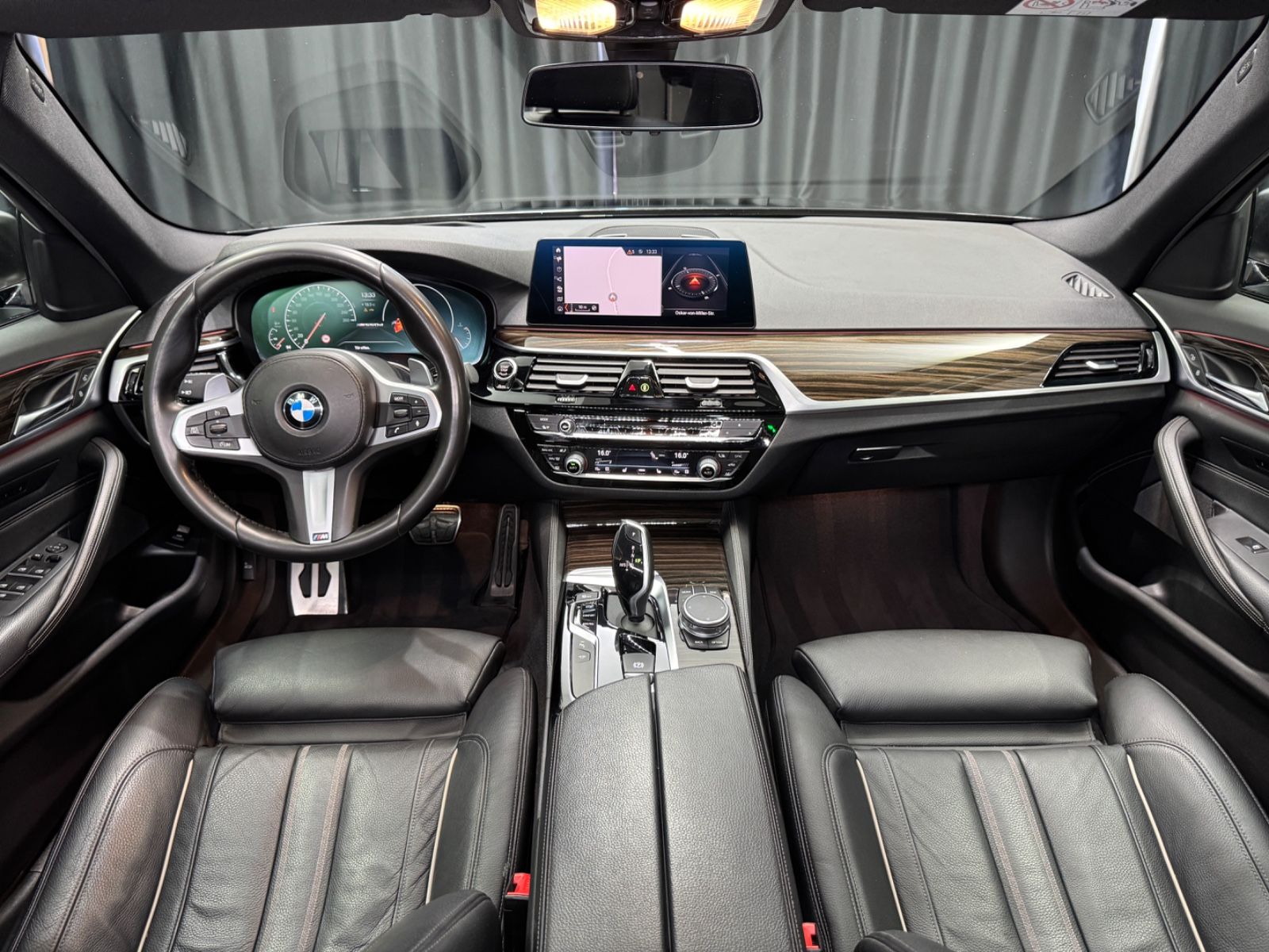 Fahrzeugabbildung BMW M550d xDrive Touring|PANO|NAVI|AHK|1.HAND