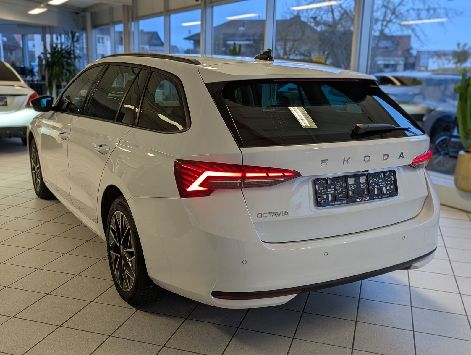 SKODA Octavia 1.5 TSI DSG ACC Style-Paket AHK 5J Garan - Image 5