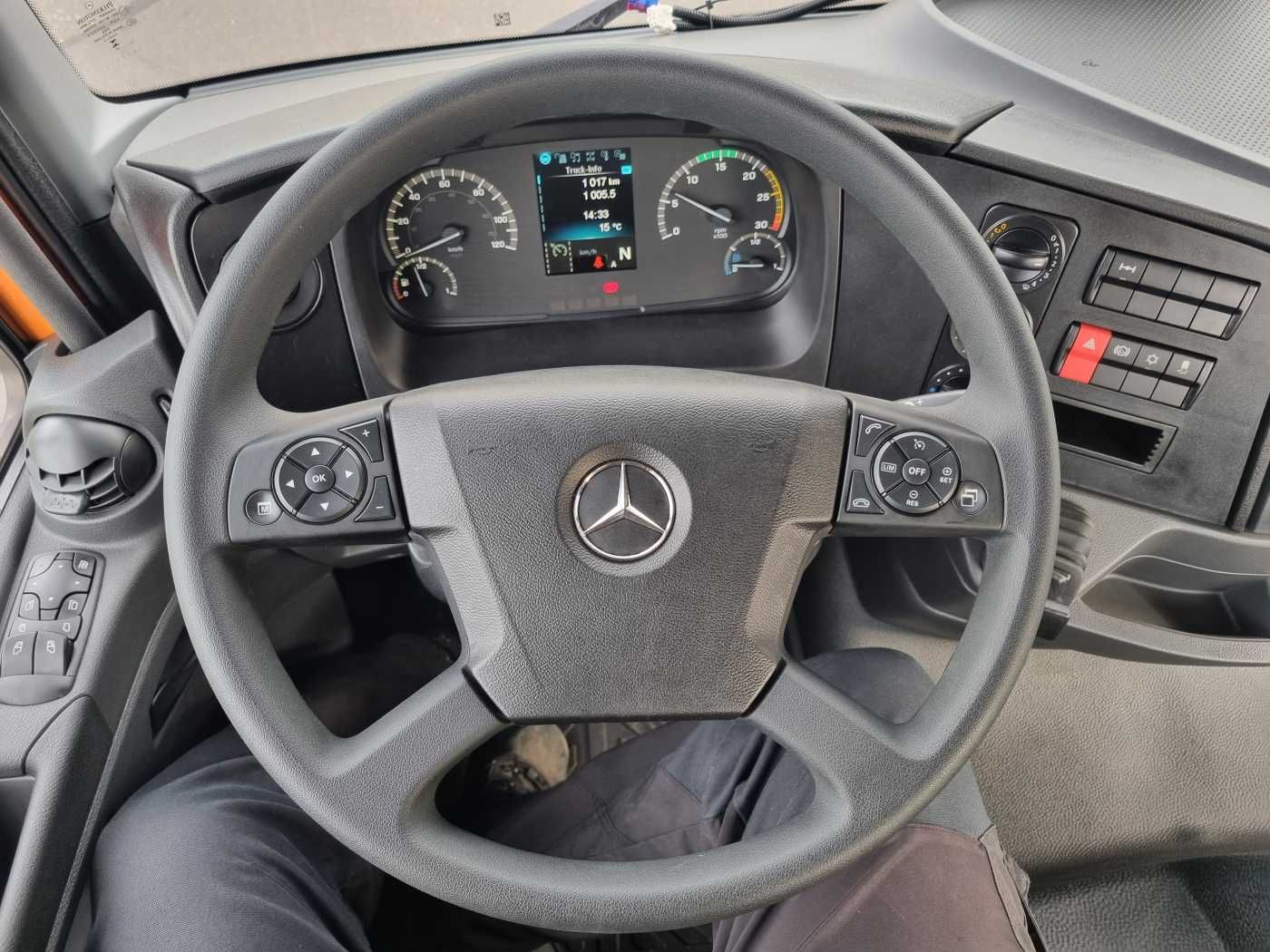 Fahrzeugabbildung Mercedes-Benz Atego 818 K 4x2 HIAB XR5S3650 AHK Klima
