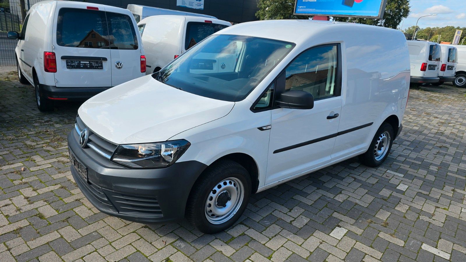 Volkswagen Caddy - 1