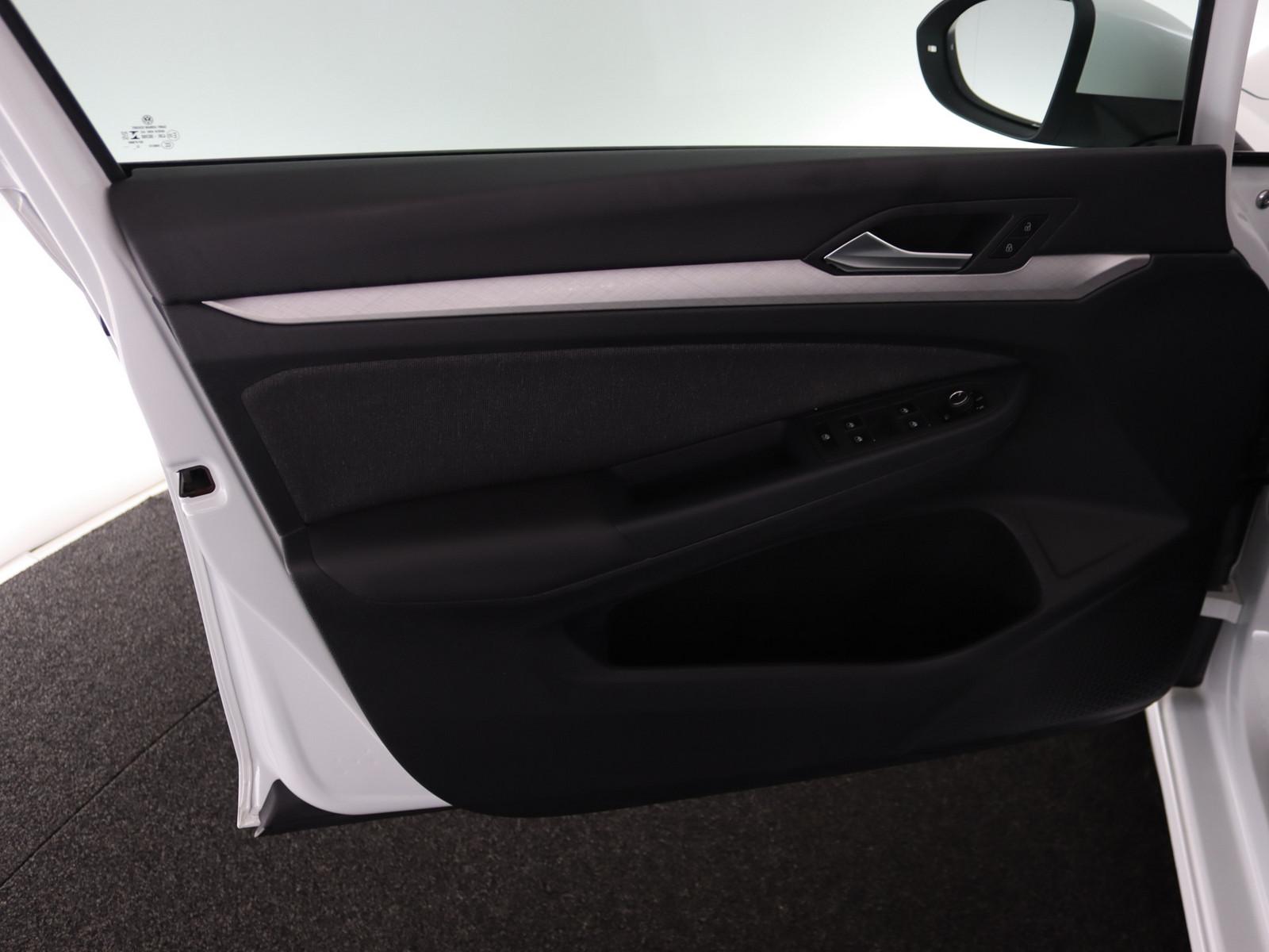 Volkswagen Golf VIII 2.0 TDI Life LED ACC NAVI SHZ PDC, миниатюра 15
