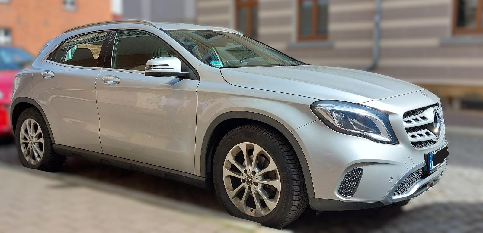 Mercedes-Benz GLA 200