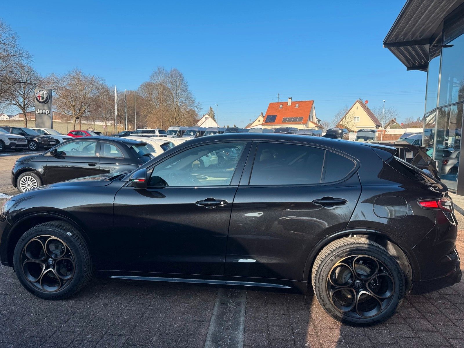 Fahrzeugabbildung Alfa Romeo Stelvio Intensa elekt. AHK Matrix LED Kamera NAV