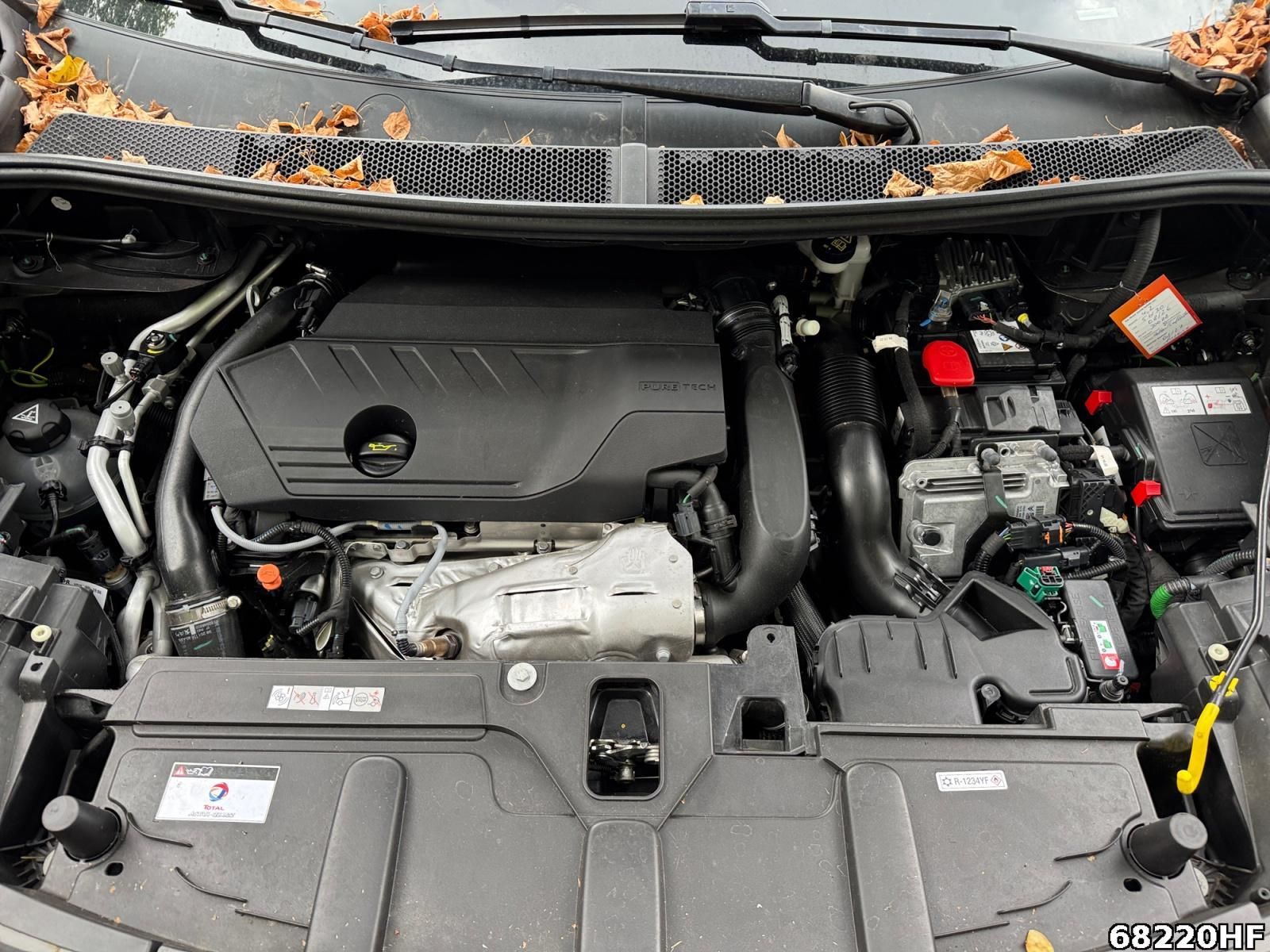 Fahrzeugabbildung Peugeot 3008 Allure 1.6 Hybrid 225 Allure*NAVI*PDC*SHZ*