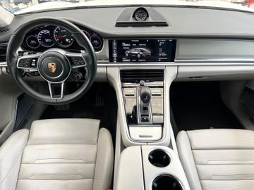 Porsche Panamera - 11