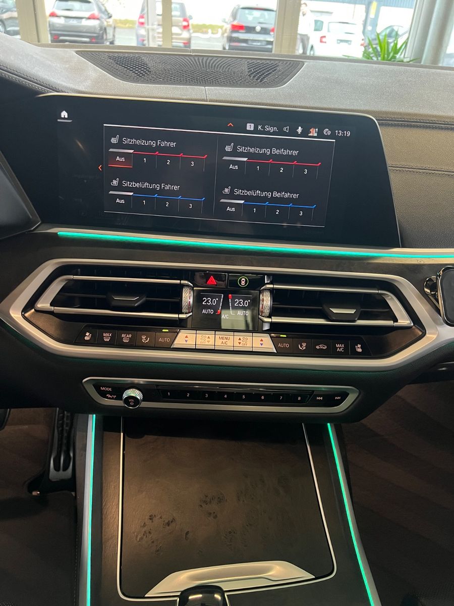 Fahrzeugabbildung BMW X7 xDrive 40 d M Sport *SKY LOUNGE*LASER*