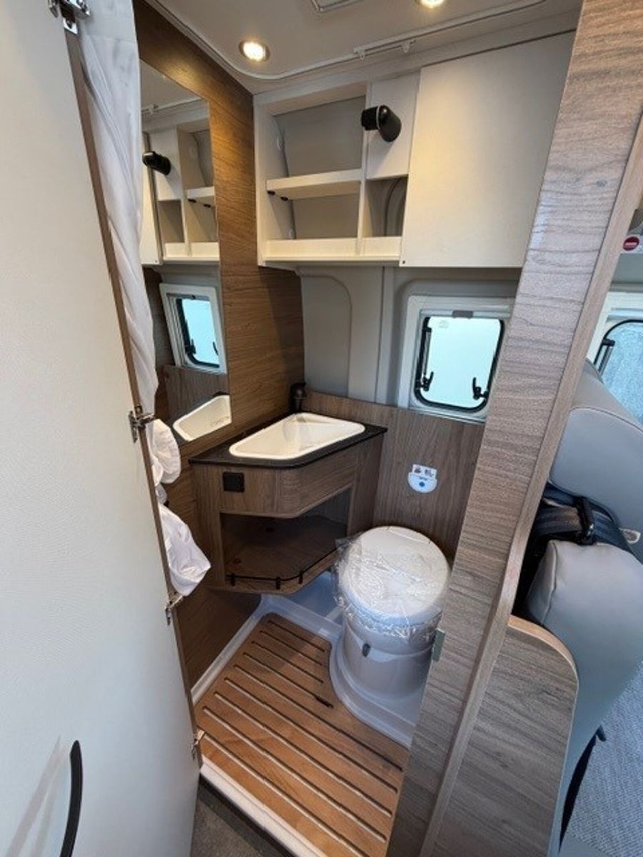 Fahrzeugabbildung CORIGON CV 60 S Solar Markise Travel+ by Hymer