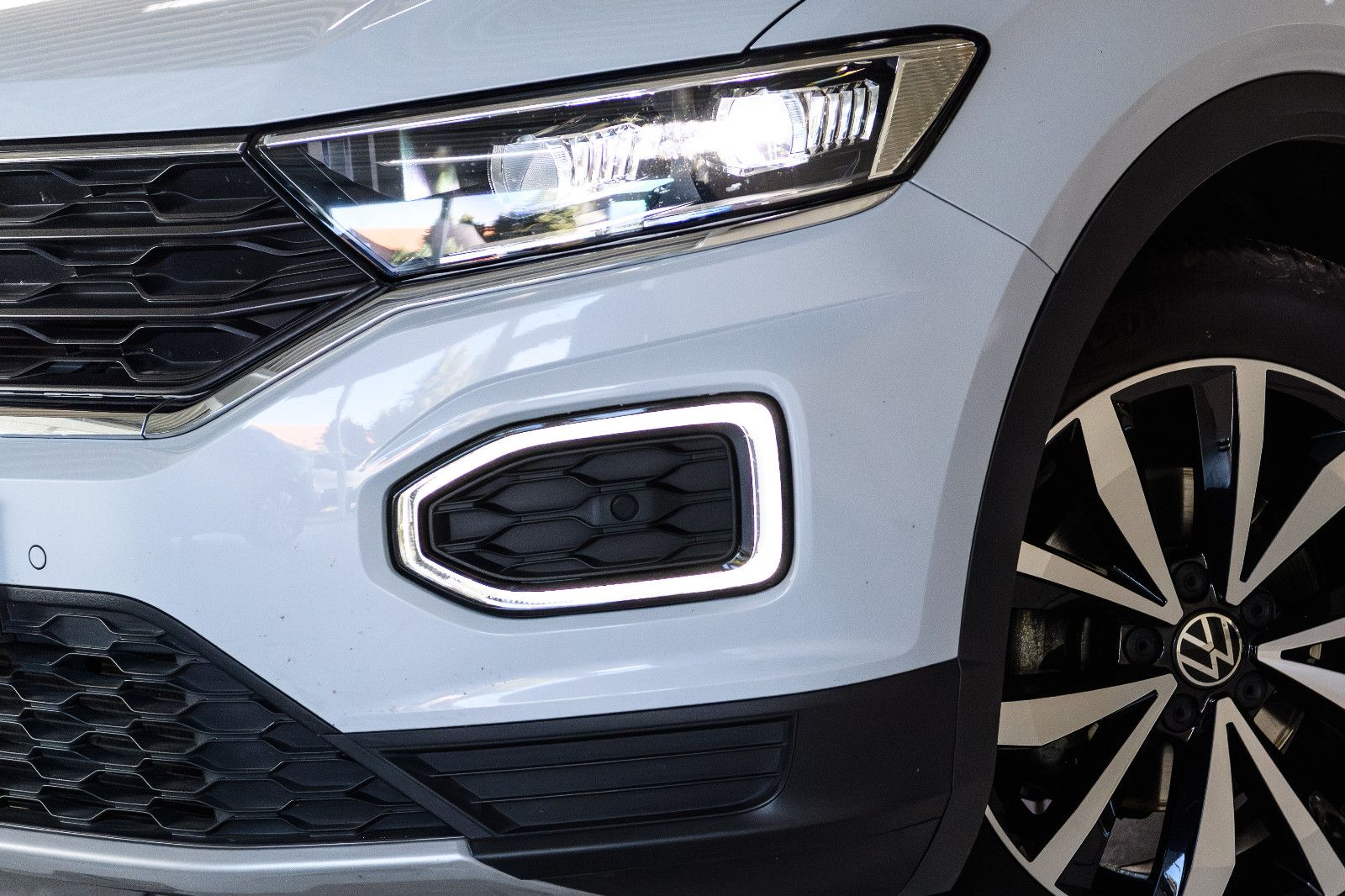Fahrzeugabbildung Volkswagen T-Roc Sport 1.5 TSI DSG "beats" LED +STANDHZ.
