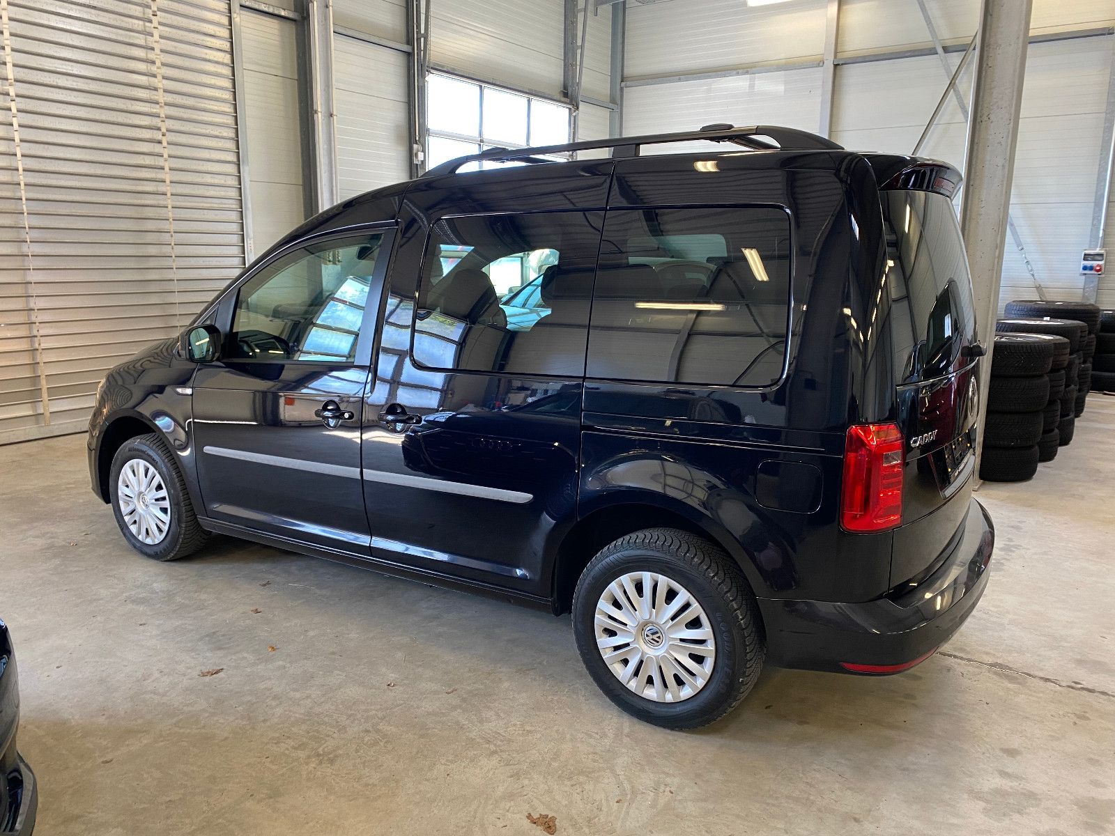 Fahrzeugabbildung Volkswagen Caddy 2.0 TDI Klimaautomatik PDC SHZ Tempomat