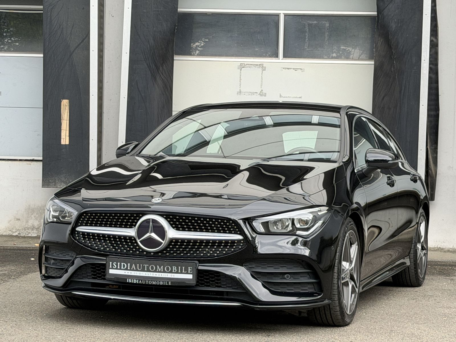 MERCEDES-BENZ CLA 200 Shooting Brake d AMG LED Distronic MBUX