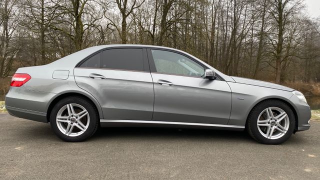 Mercedes-Benz E 250 CDI Seltene 4 x Sitzer/Leder/Xenon/R17