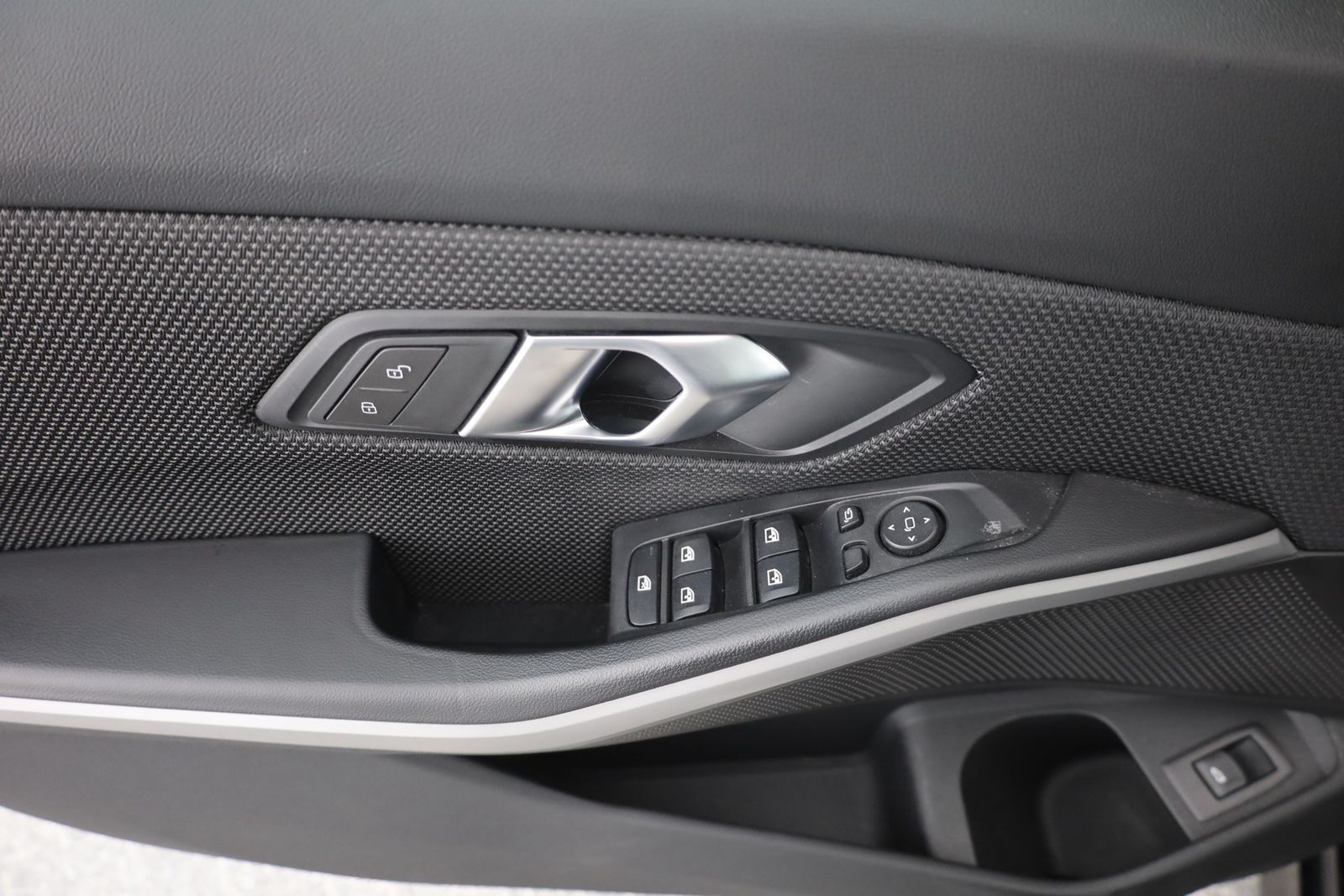 BMW 318i Touring LED Navi Kamera el. Heckklappe DAB foto 22