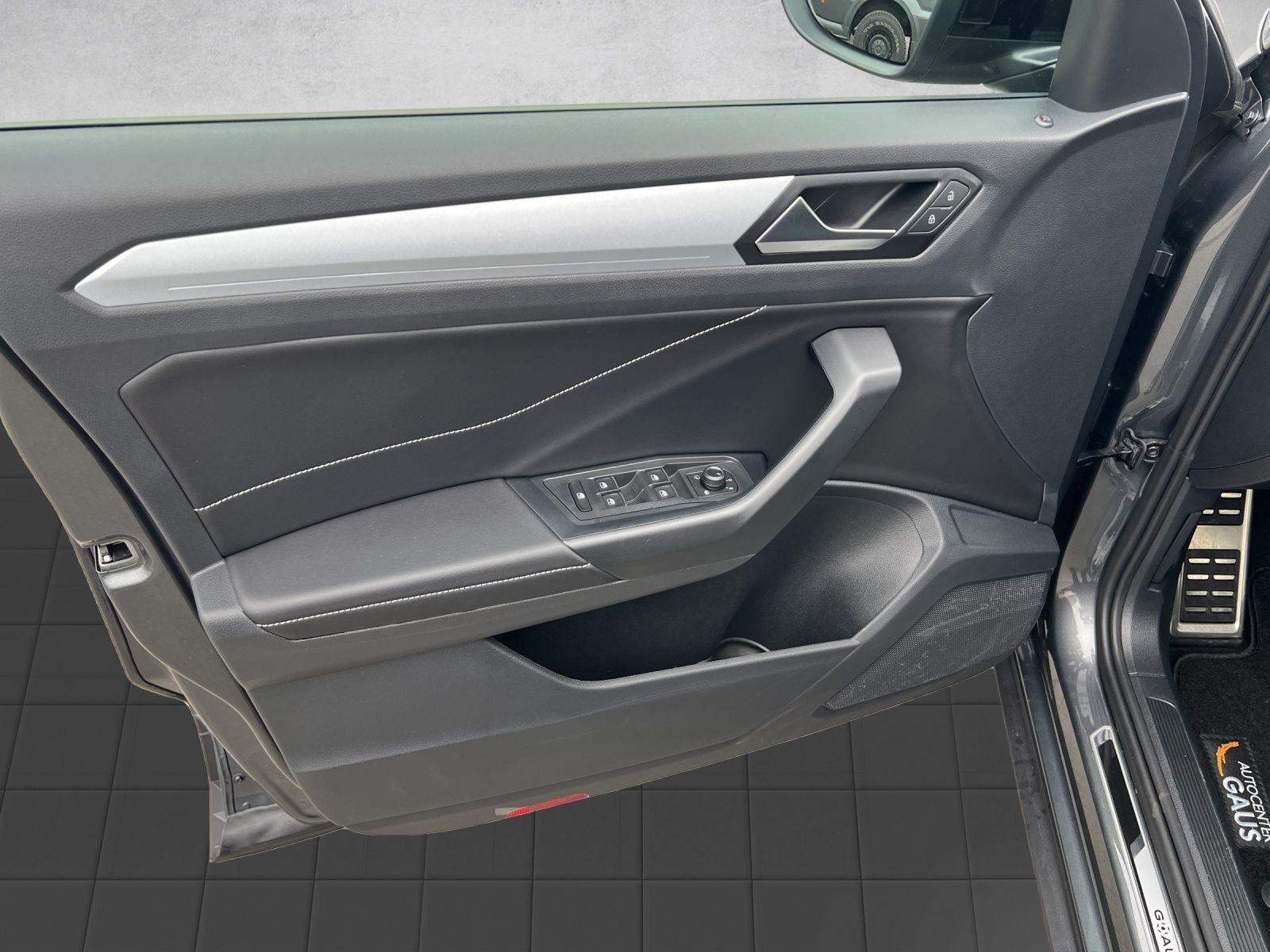 Volkswagen T-Roc - Bild 17