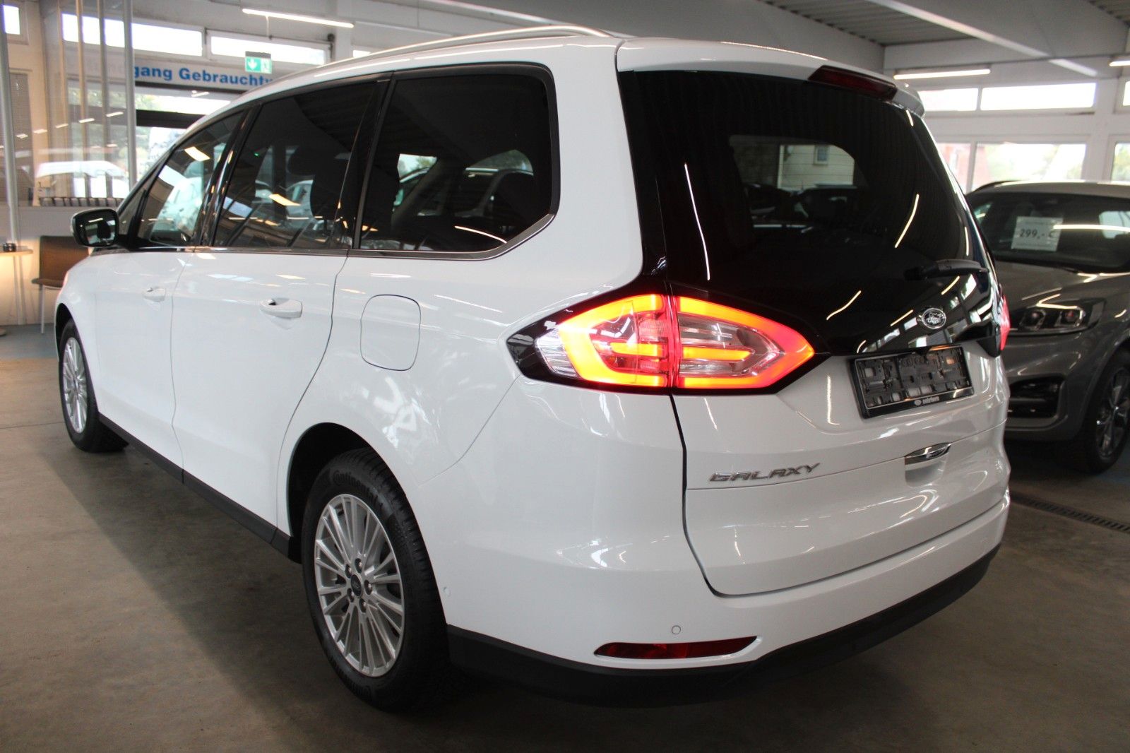 Fahrzeugabbildung Ford Galaxy Titanium 7-Sitzer DAB NAVI CAM WinterPak.