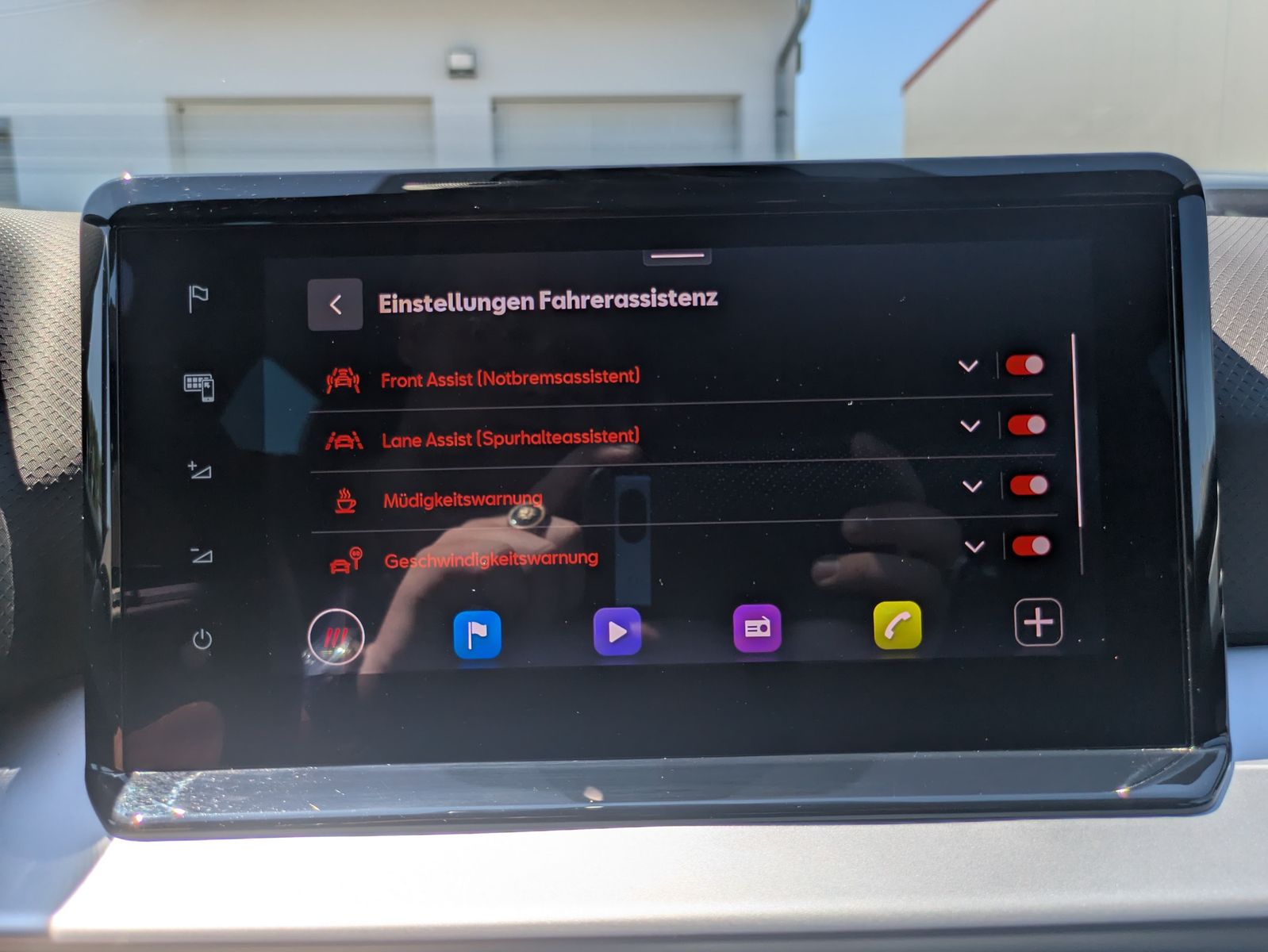 Fahrzeugabbildung SEAT Arona 1.0 TSI FR DSG AHK*ACC*LED*APP*DAB*KAMERA