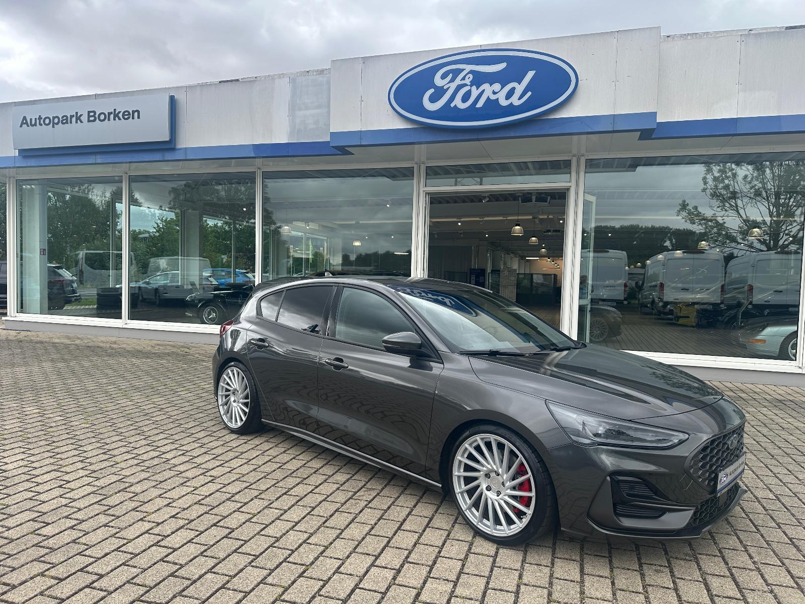 Ford Focus Lim. ST X 280PS Head-Up Styling-Paket