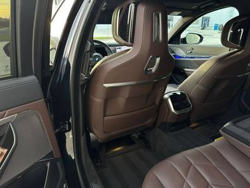 BMW 740 - 12