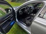 BMW 750i xDrive - LUXURY HEADUP MASSAGE - silberne BMW 7er Reihe
