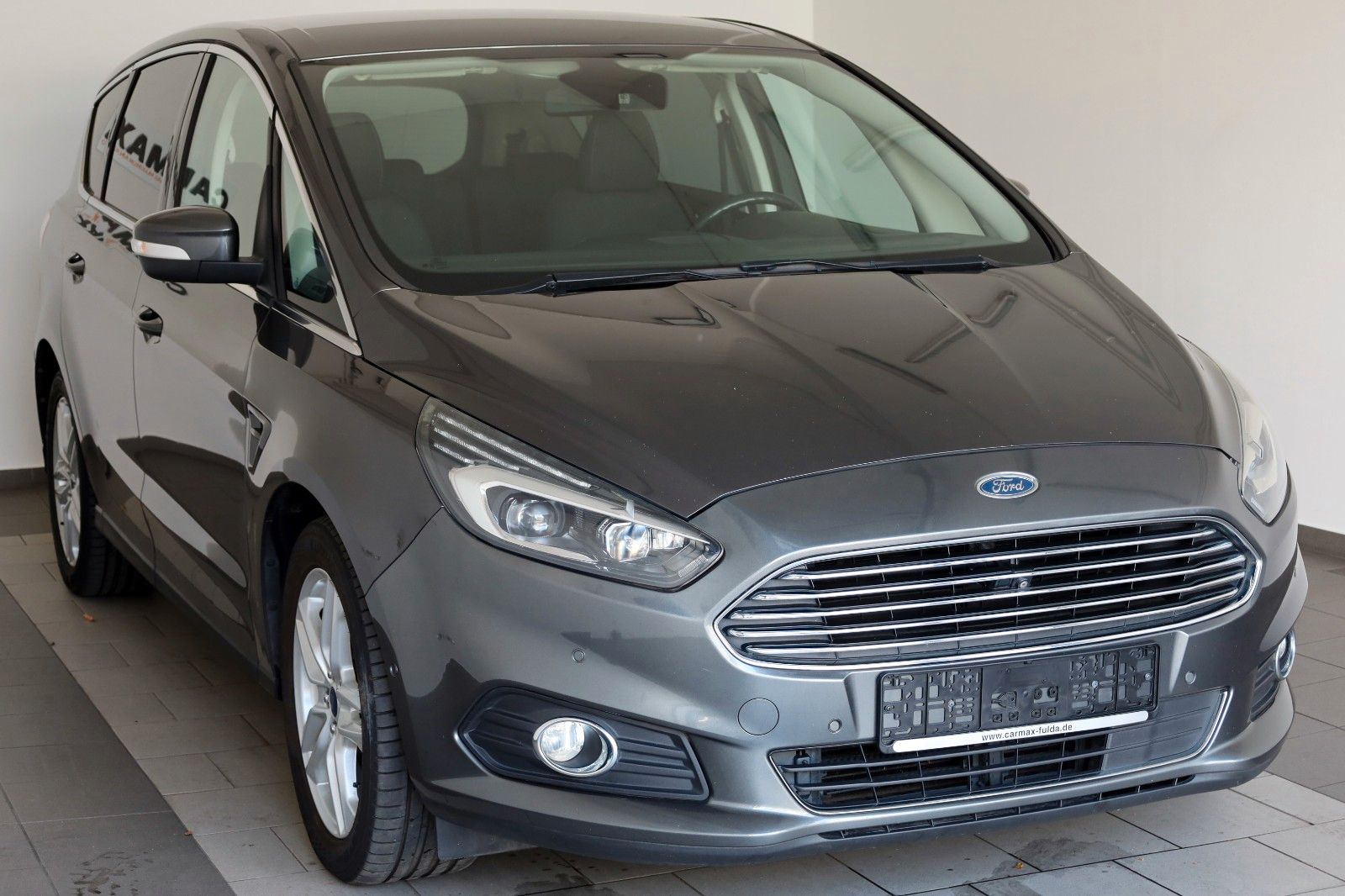 Fahrzeugabbildung Ford S-MAX Titanium 7 Si,Navi,LED,SH,PDC,Kamera,AHK