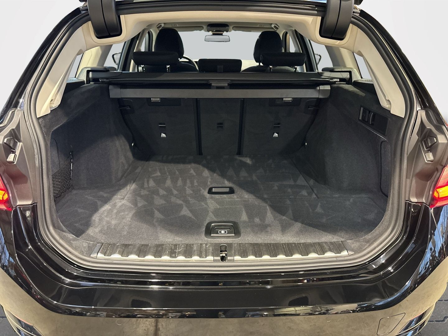 BMW 320 i Touring Sport-Aut.+LED+DAB+PDC+DIGITAL COC foto 11