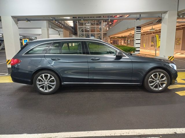 MERCEDES-BENZ C 220