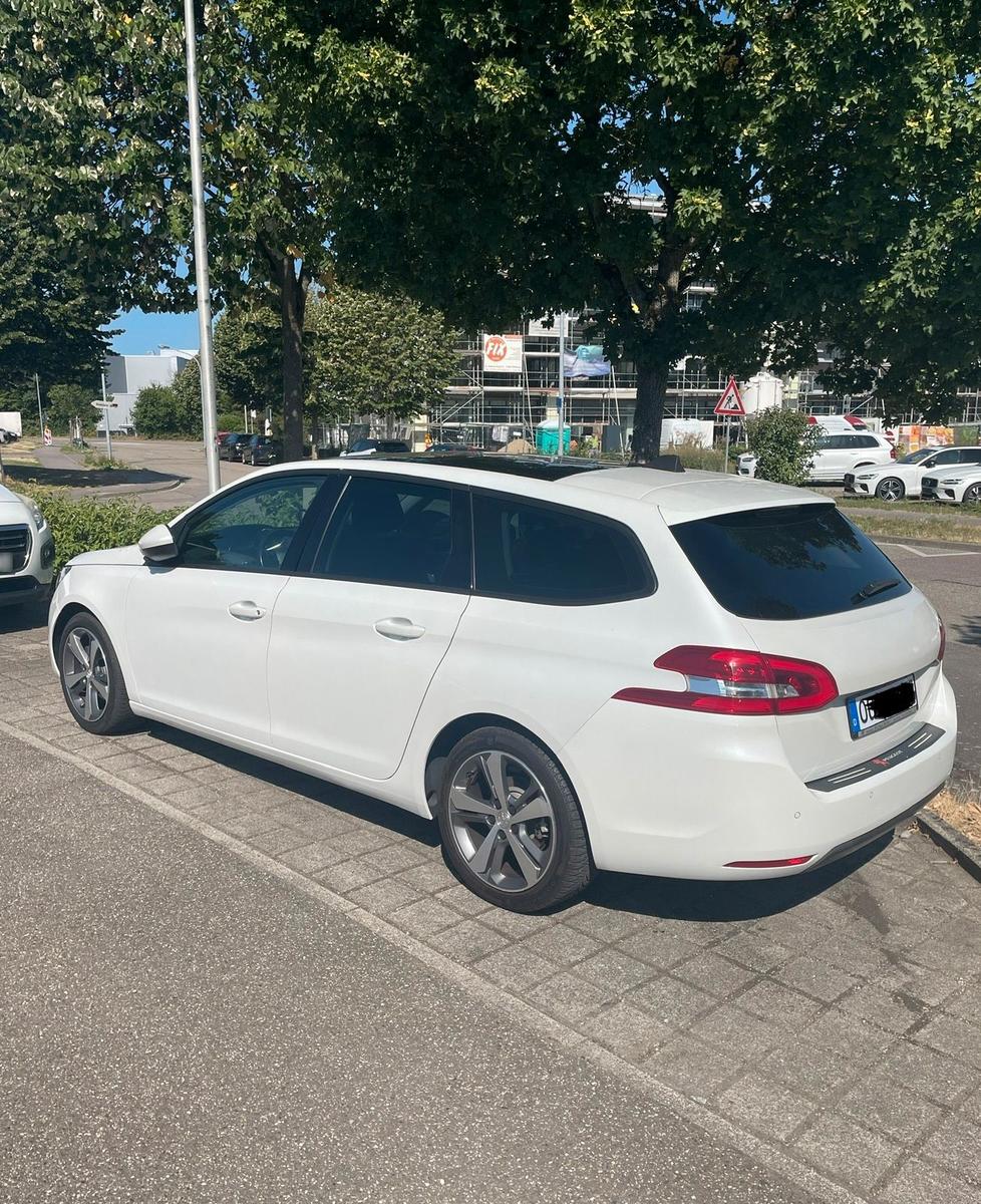 Peugeot 308 2015 — фото 13