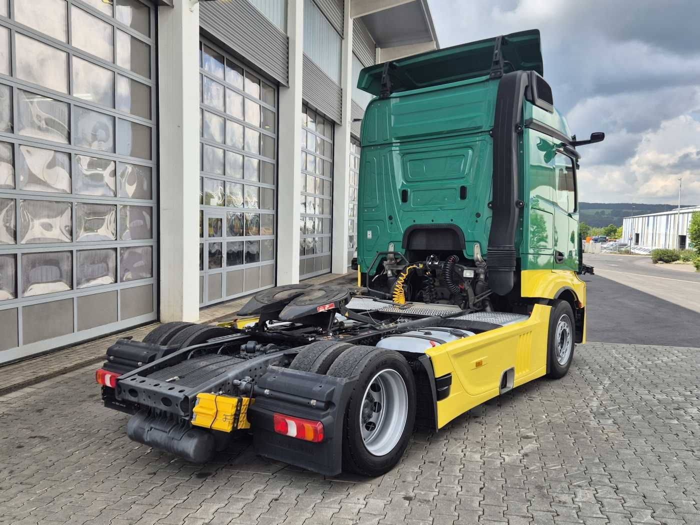 Fahrzeugabbildung Mercedes-Benz Actros 1840 LSnRL Retarder Hubsattelplatte Xenon