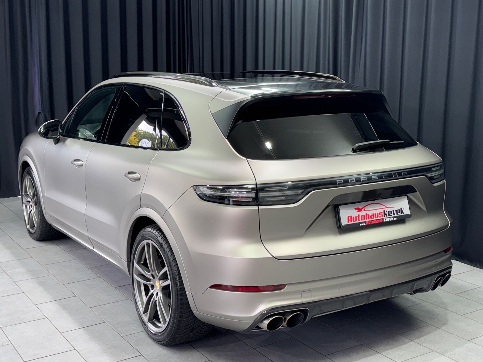 Fahrzeugabbildung Porsche Cayenne S|FACELIFT|PANO|18-WEGE|BOSE|MATRIX|