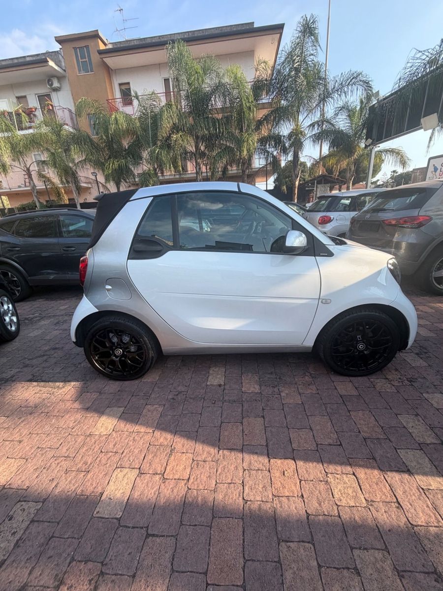 Smart ForTwo 70 1.0 twinamic cabrio Passion prez imagem 3