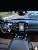 Dodge RAM 1500 5,7 V8 e-Torque Crew Cab - Dodge RAM: 1500 Crew Cab