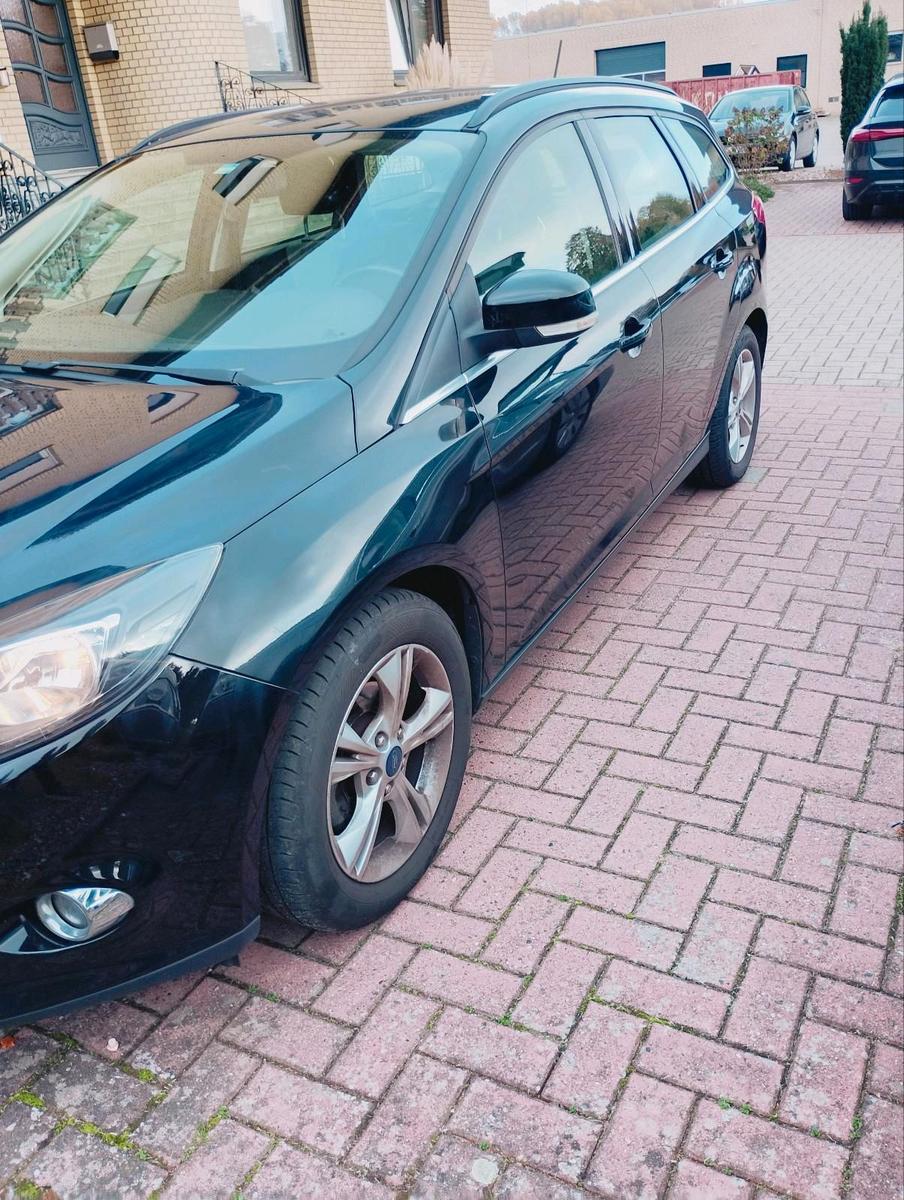 Ford Focus 2013 — engine 101 HP (74kW)