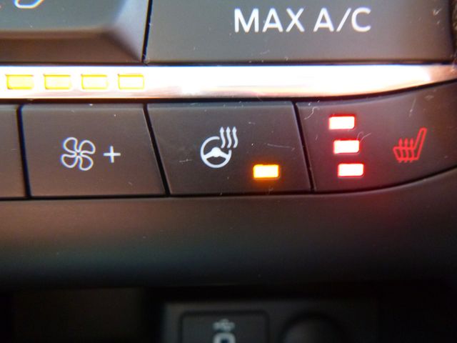 Fahrzeugabbildung Ford Focus ACTIVE 1,5 EcoB >AUT/Headup/NAV/LED/PAN<