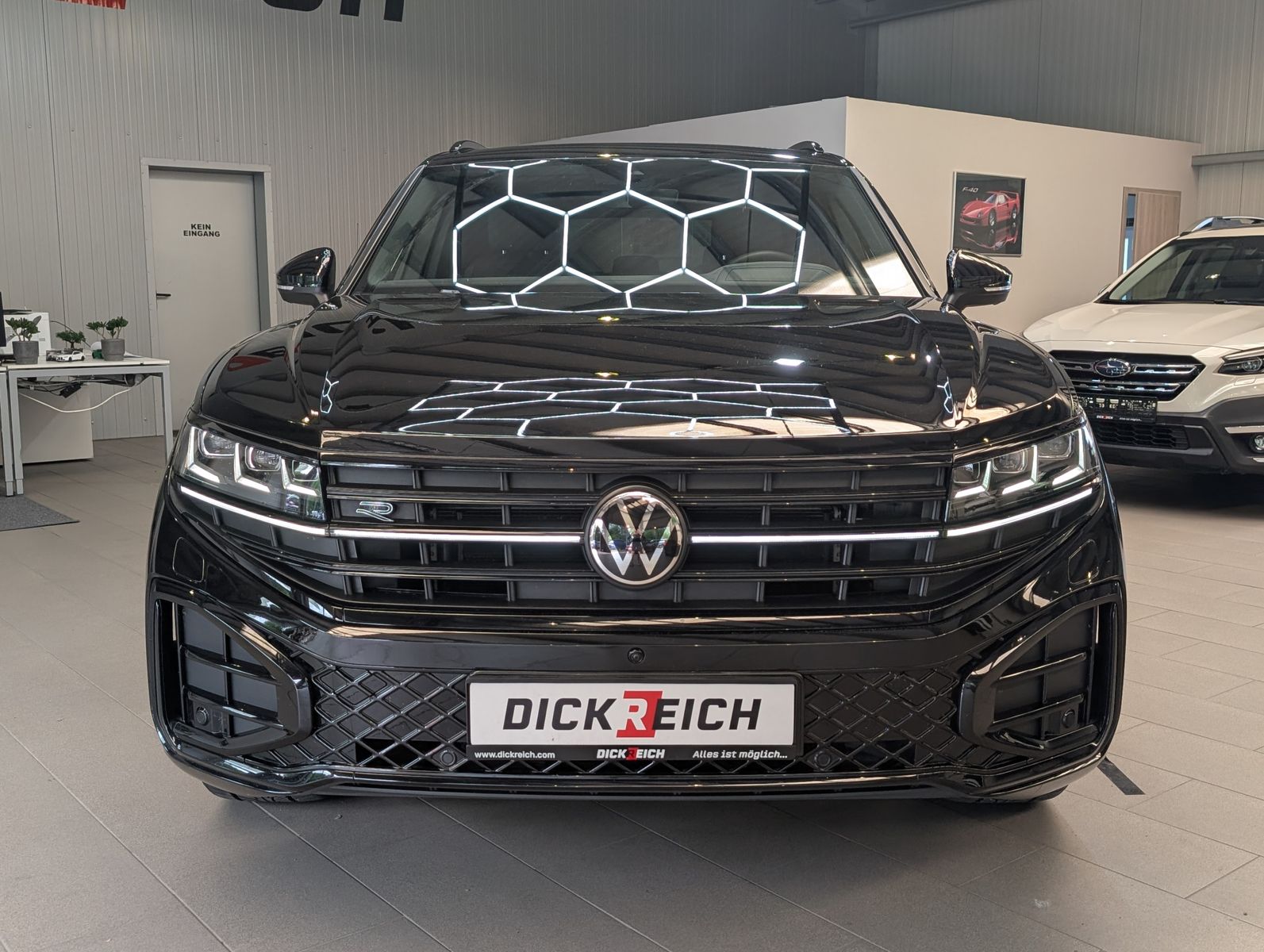 Fahrzeugabbildung Volkswagen Touareg 3.0TDI 4M R-Line VOLL Black 22" UPE 114T