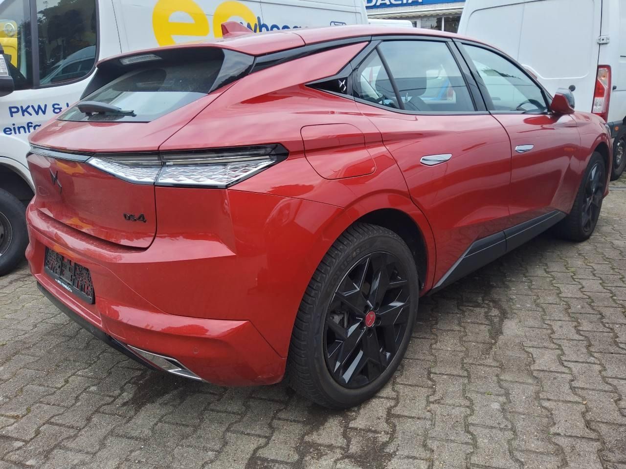 Fahrzeugabbildung DS Automobiles DS4 PureTech 130 EAT8 Performance Line Automatik