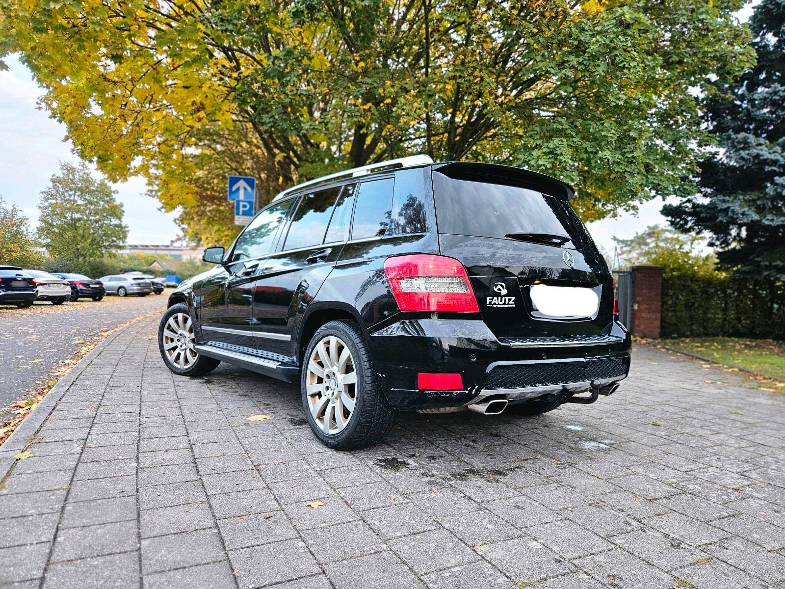 Mercedes-Benz GLK350 2011 — engine 256 HP (188kW)