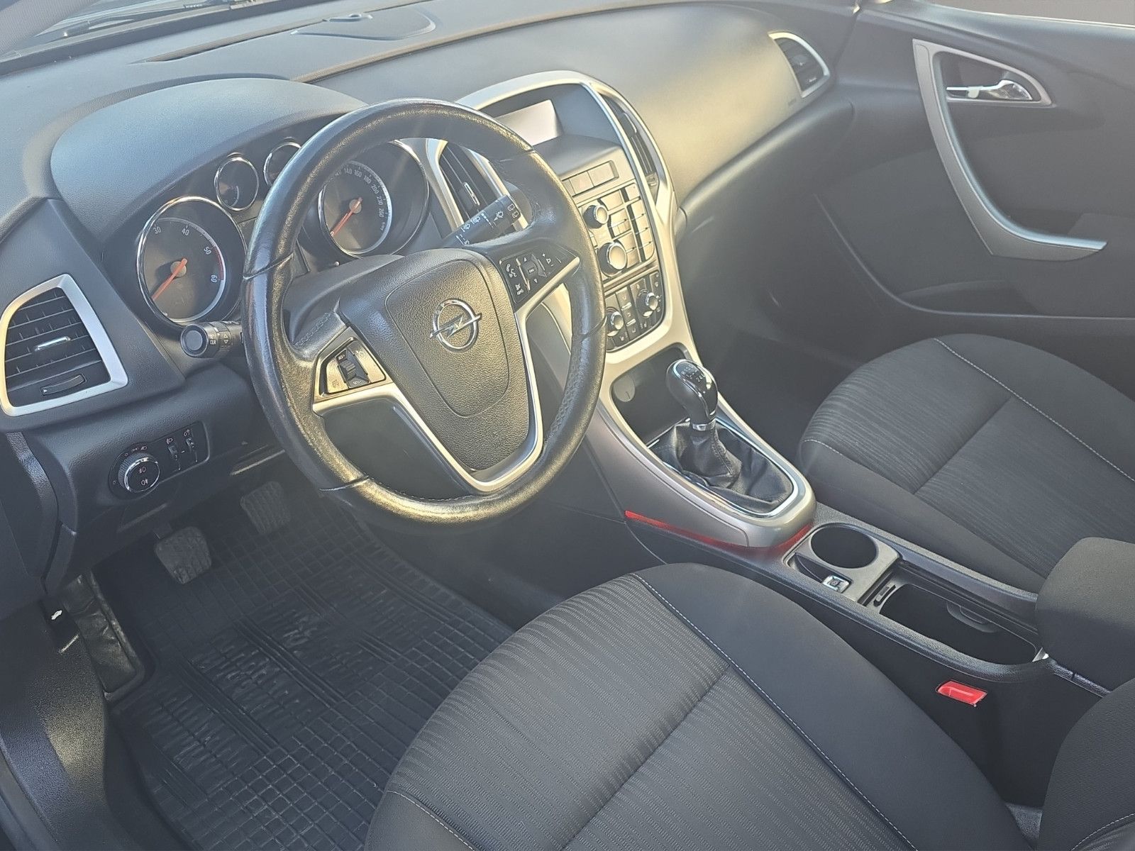 Fahrzeugabbildung Opel Astra J Edition*Klima*Tüv und Service NEU