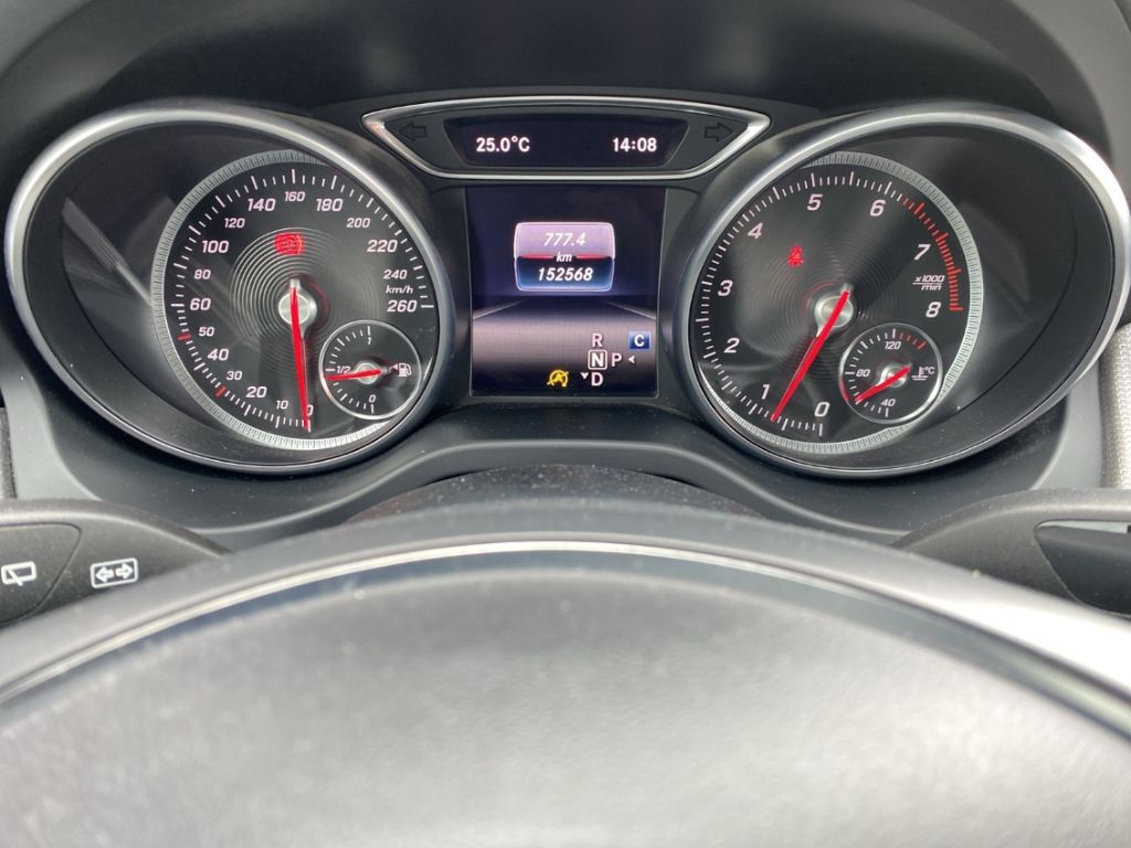 Fahrzeugabbildung Mercedes-Benz CLA 200 Shooting Brake Urban AHK Navi SHZ elektr