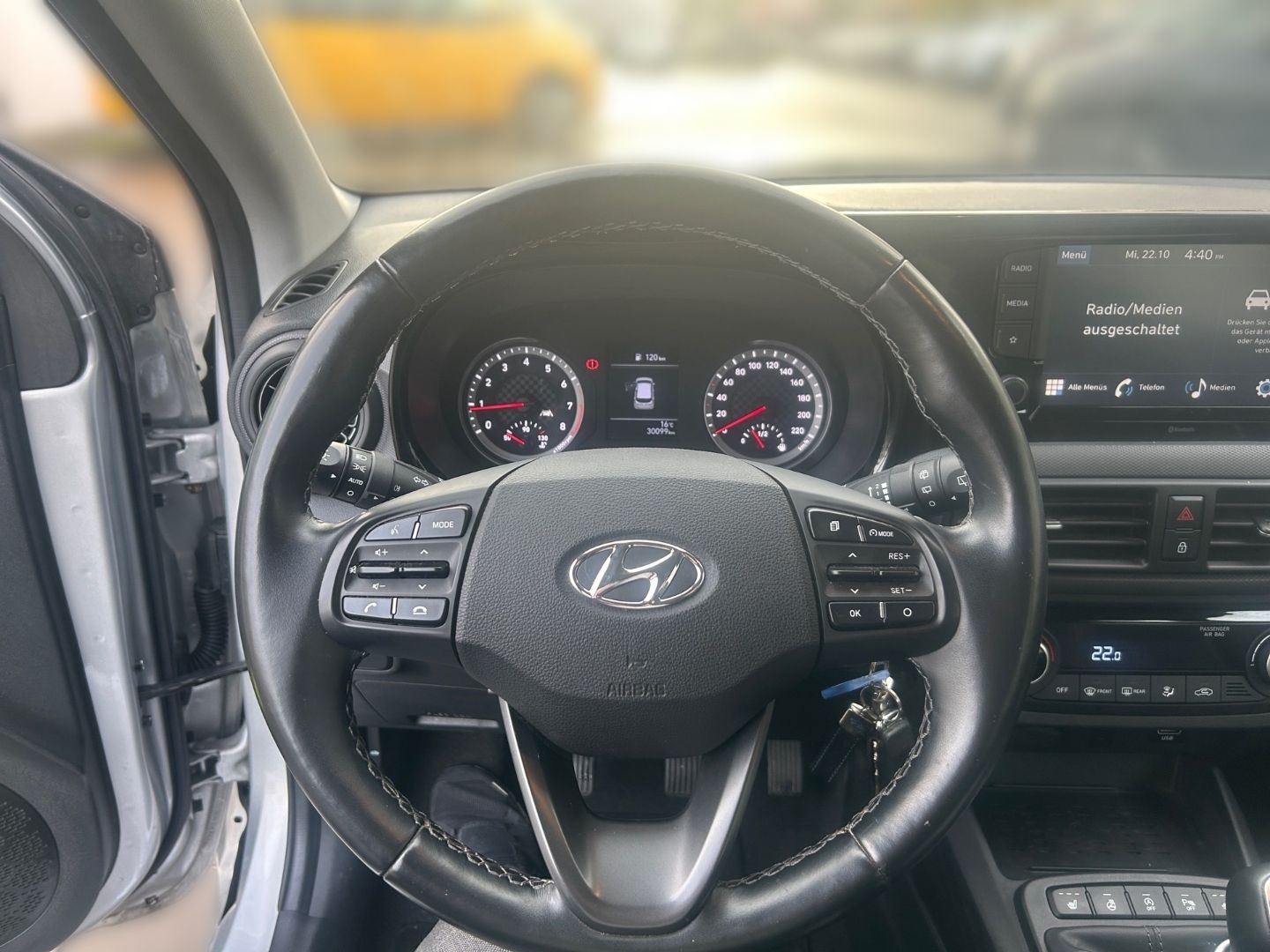 Fahrzeugabbildung Hyundai i10 Trend Navi Apple CarPlay Android Auto Klimaa