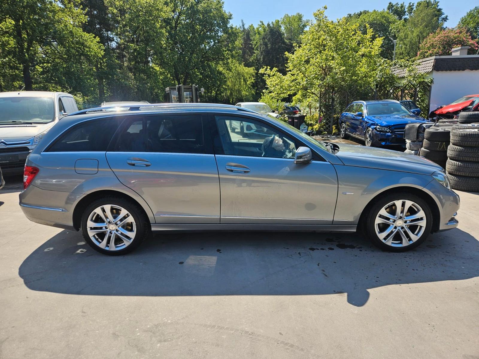 Mercedes-Benz C 200 C T-Modell C 200 T CGI BlueEfficiency