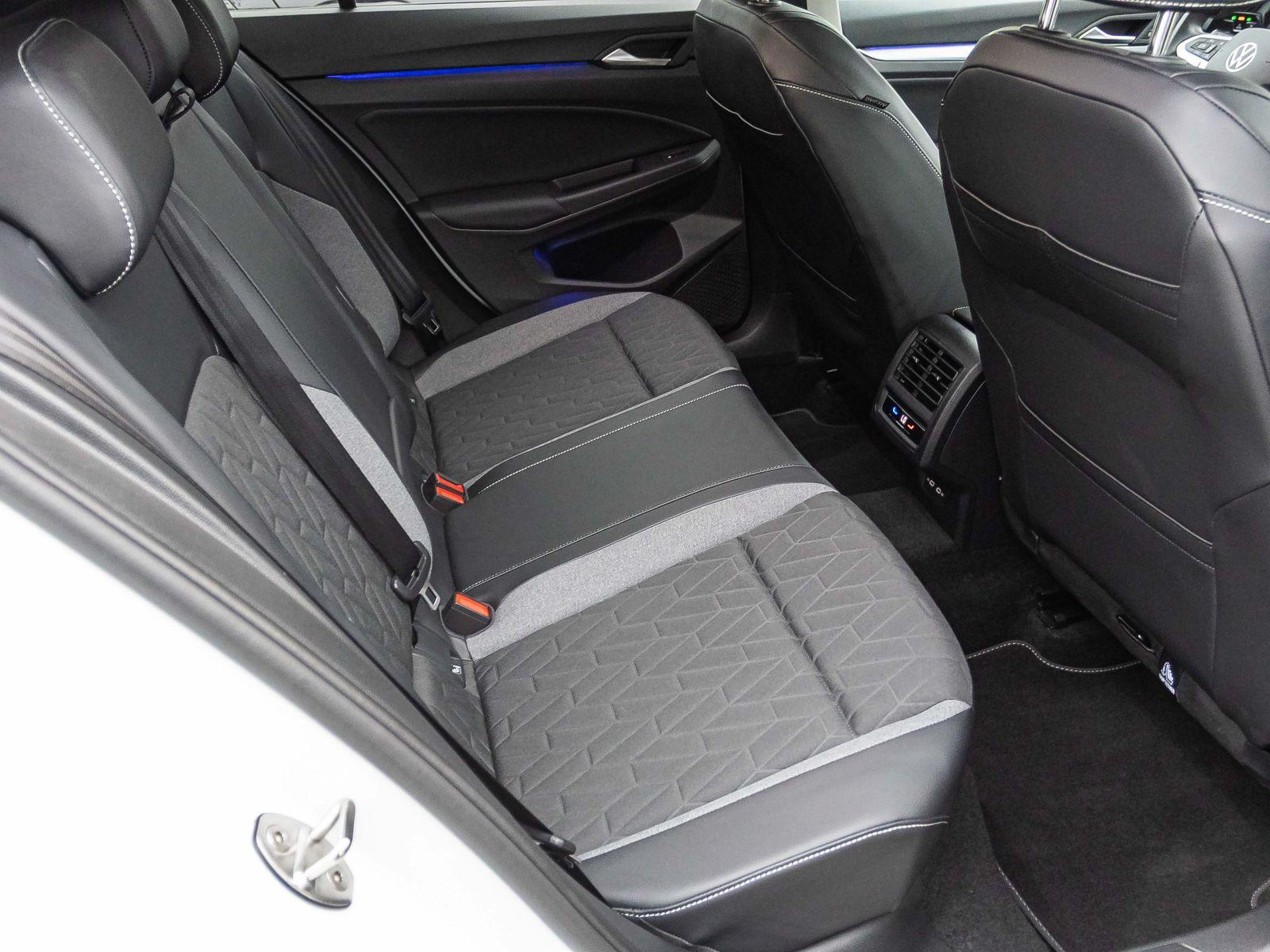 Volkswagen Golf VIII 1.5 eTSI Goal DSG LED CarPlay ACC EPH, миниатюра 16
