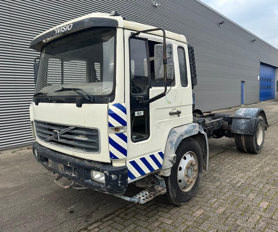 Volvo FL220