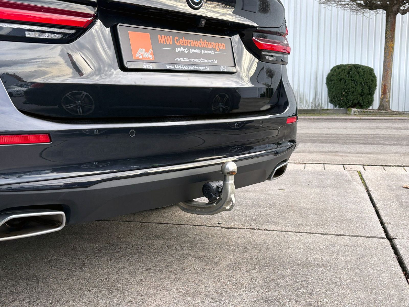 Fahrzeugabbildung BMW 520d Touring Steptr. ACC PDC KAM H&K HUD LED AHK