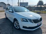 Skoda Octavia 1.6 TDI CR 115 CV DSG Wagon Execut - Skoda Octavia mit Halbautomatikschaltung